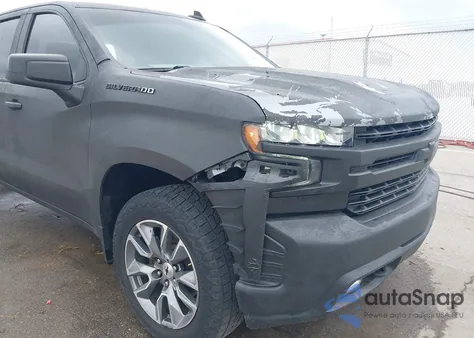 2020 Chevrolet Silverado 1500 z USA, uszkodzony, nr VIN 1GCPYEEK0LZ176531